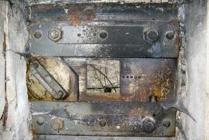 Ligne Maginot - HETTANGE GRANDE - X8 (QUARTIER ROUSSY - III/168°RIF) - (Abri) - Créneau FM de façade