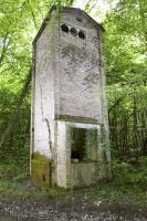 Ligne Maginot - RÄDCHEN - (Infrastructures électriques) - Prise de vue en Mai 2018, cet édifice menace ruine imminente, comme en témoigne l'importante fissure visible a gauche.