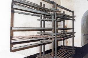 Ligne Maginot - GRAND HOHEKIRKEL - (Ouvrage d'artillerie) - Lits dans une galerie du casernement