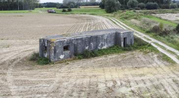 Ligne Maginot - Poste de Soutien 1° RM (PdS) - Exemple d'un Poste de Soutien avec abri de surface, à quatre créneaux, trois vers l'avant et un à l'arrière (B378 Bois Montoire)