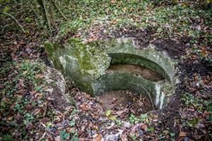 Ligne Maginot - CT27 - (Cuve pour arme d'infanterie) - Emplacement bétonné pour tourelle démontable