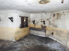 Ligne Maginot - BB10 - (Blockhaus pour canon) - La chambre de tir pour une mitrailleuse.