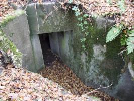 Ligne Maginot - BB10-B - LA HOUVE - (Central téléphonique d'observation) - L'entrée de gauche