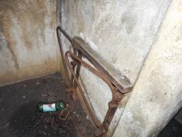 Ligne Maginot - BB10-B - LA HOUVE - (Central téléphonique d'observation) - Un reste de mobilier.