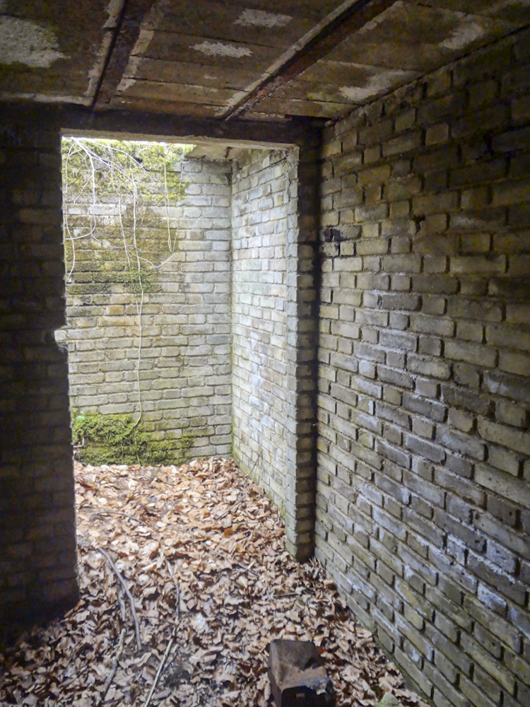 Ligne Maginot - MOLVANGE - (Casernement) - Ruines du casernement léger
