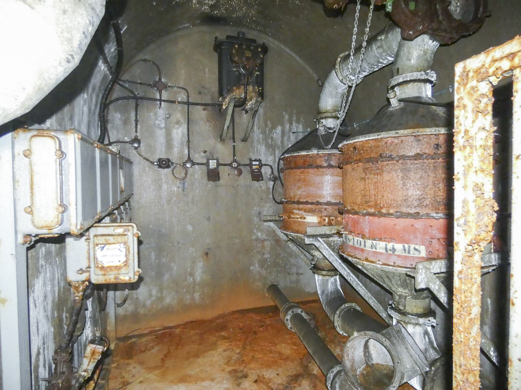 Ligne Maginot - FERMONT - A2 - (Ouvrage d'artillerie) - Bloc 6
Local technique au pied du bloc - STENGER Mathieu