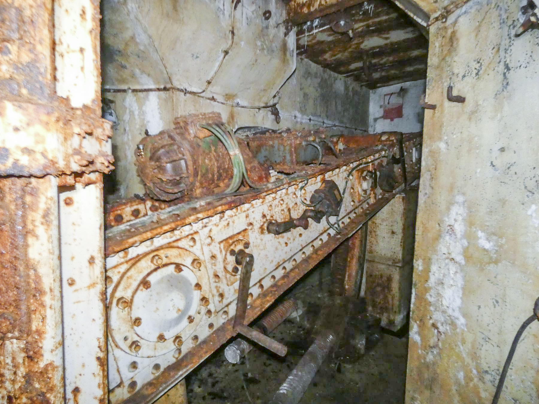 Ligne Maginot - FERMONT - A2 - (Ouvrage d'artillerie) - Bloc 6
Balancier de la tourelle mitrailleuses - STENGER Mathieu