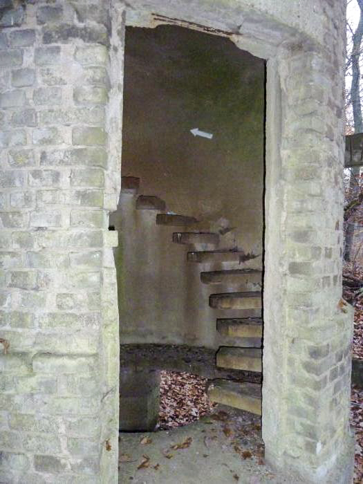 Ligne Maginot - CATTENOM (CHATEAU D'EAU) - (Divers) - L'accés et l'escalier