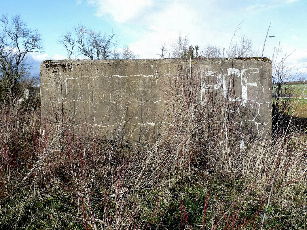 Ligne Maginot - CB257 - CIMETIERE D'HETTANGE - (Blockhaus pour arme infanterie) -           