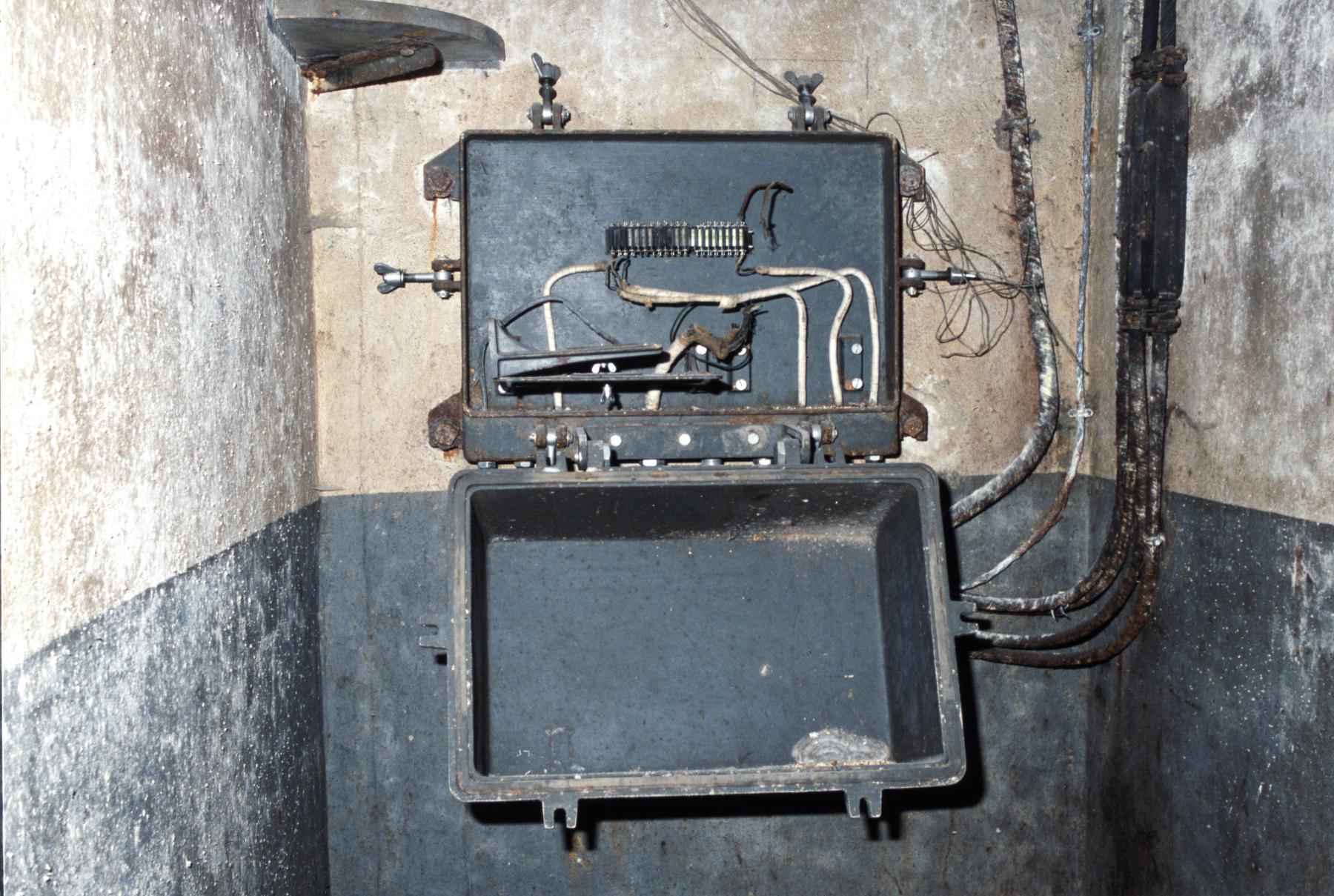 Ligne Maginot - BICHEL SUD - X19 - (Abri) - Le central téléphonique - MANSUY Michel
