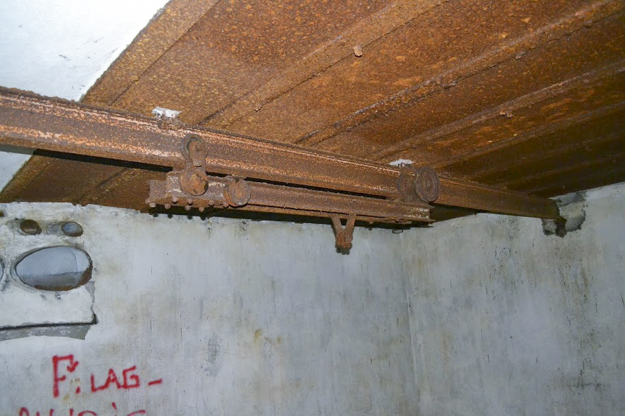 Ligne Maginot - HELMREICH - X10 - (Abri) - Le monorail destiné au treuil permettant d'alimenter la partie souterraine de l'abri