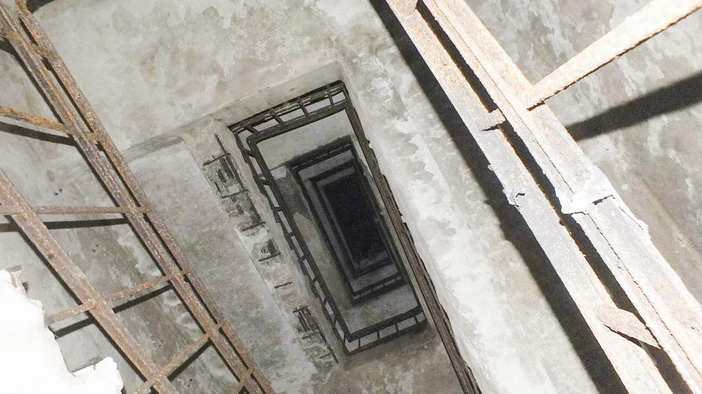 Ligne Maginot - HELMREICH - X10 - (Abri) - L'escalier du puits du coffre est