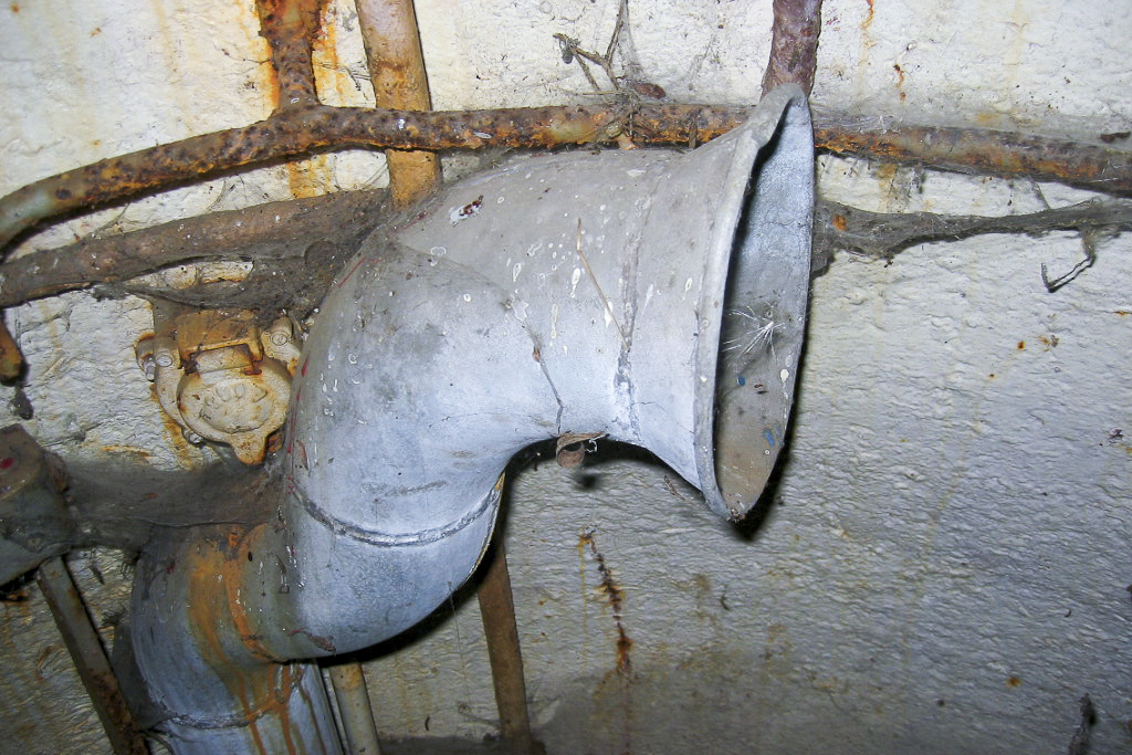 Ligne Maginot - HETTANGE GRANDE - O9 - (Observatoire d'artillerie) - Tube acoustique dans la cloche GFM - Michel Teiten