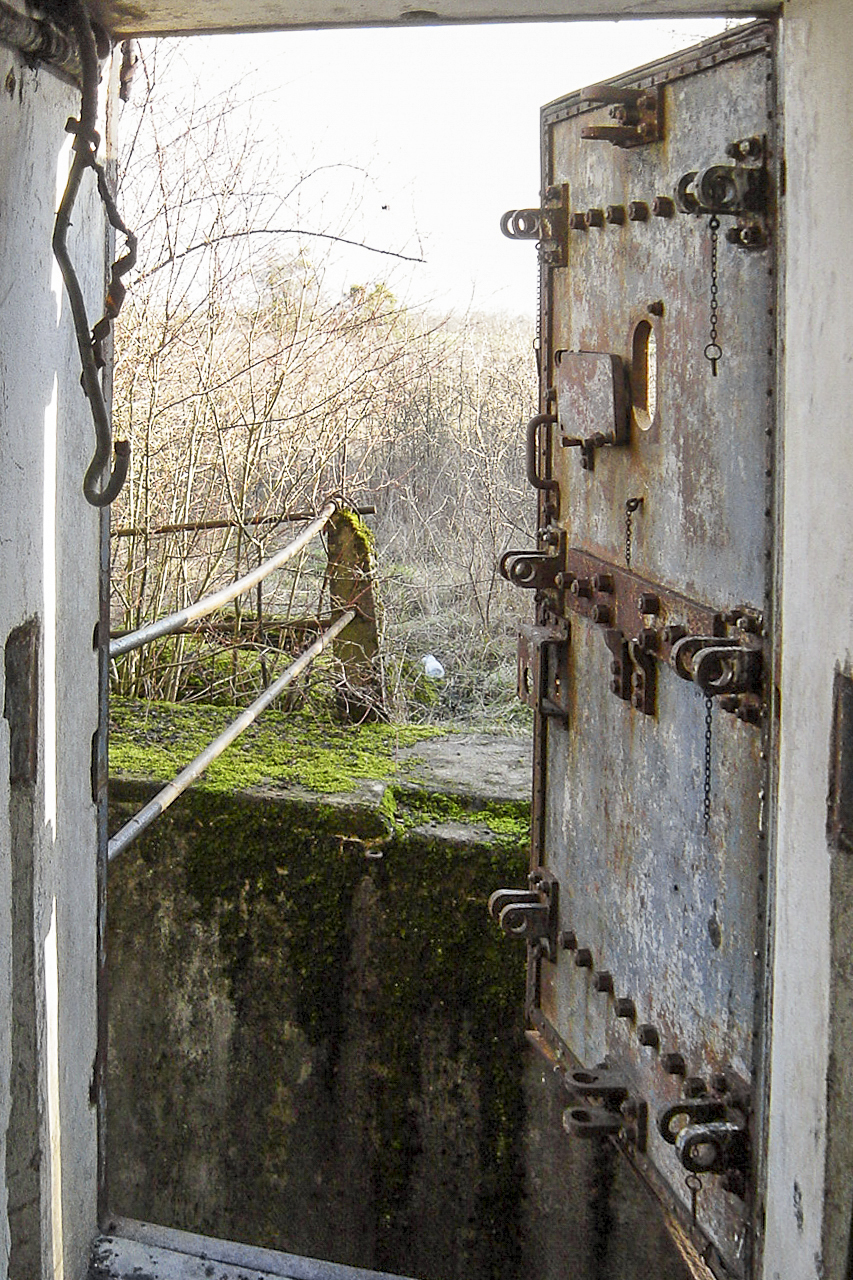 Ligne Maginot - HETTANGE GRANDE - X8 (QUARTIER ROUSSY - III/168°RIF) - (Abri) - Entrée gauche de l'abri - Michel Teiten