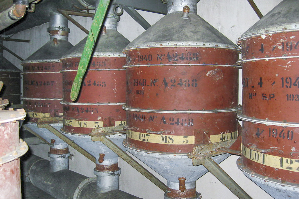 Ligne Maginot - HETTANGE GRANDE - X8 (QUARTIER ROUSSY - III/168°RIF) - (Abri) - Filtres de la salle de neutralisation - Michel Teiten