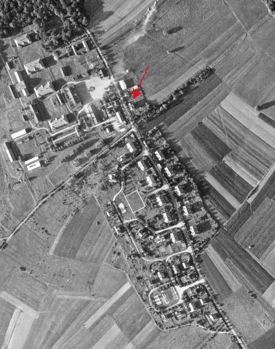 Ligne Maginot - CATTENOM - (Camp de sureté) - La maison se retrouve au vue aérienne - IGN - Géoportail 1966