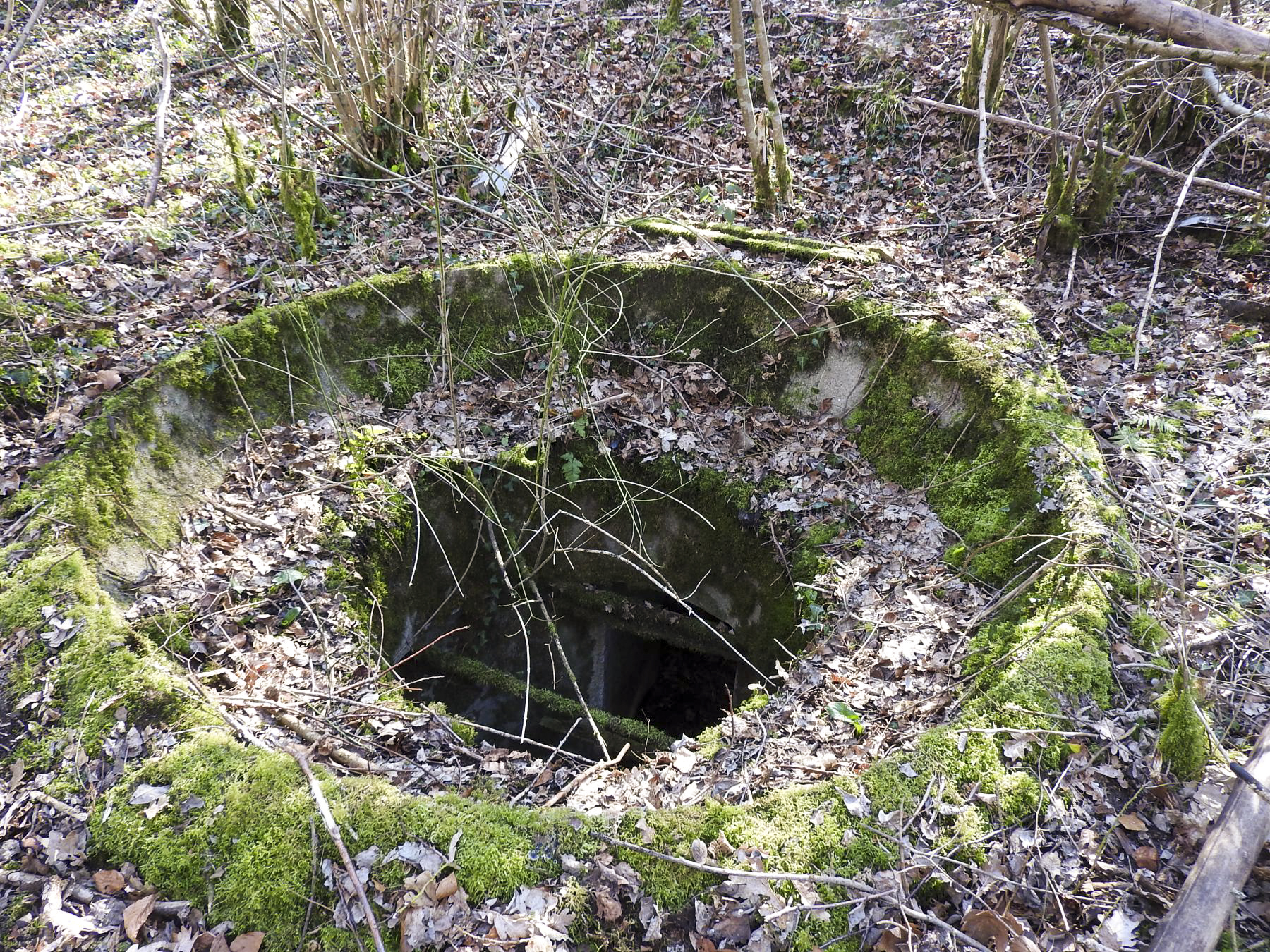 Ligne Maginot - BT16 - (Cuve pour arme d'infanterie) - L'emplacement de la tourelle.