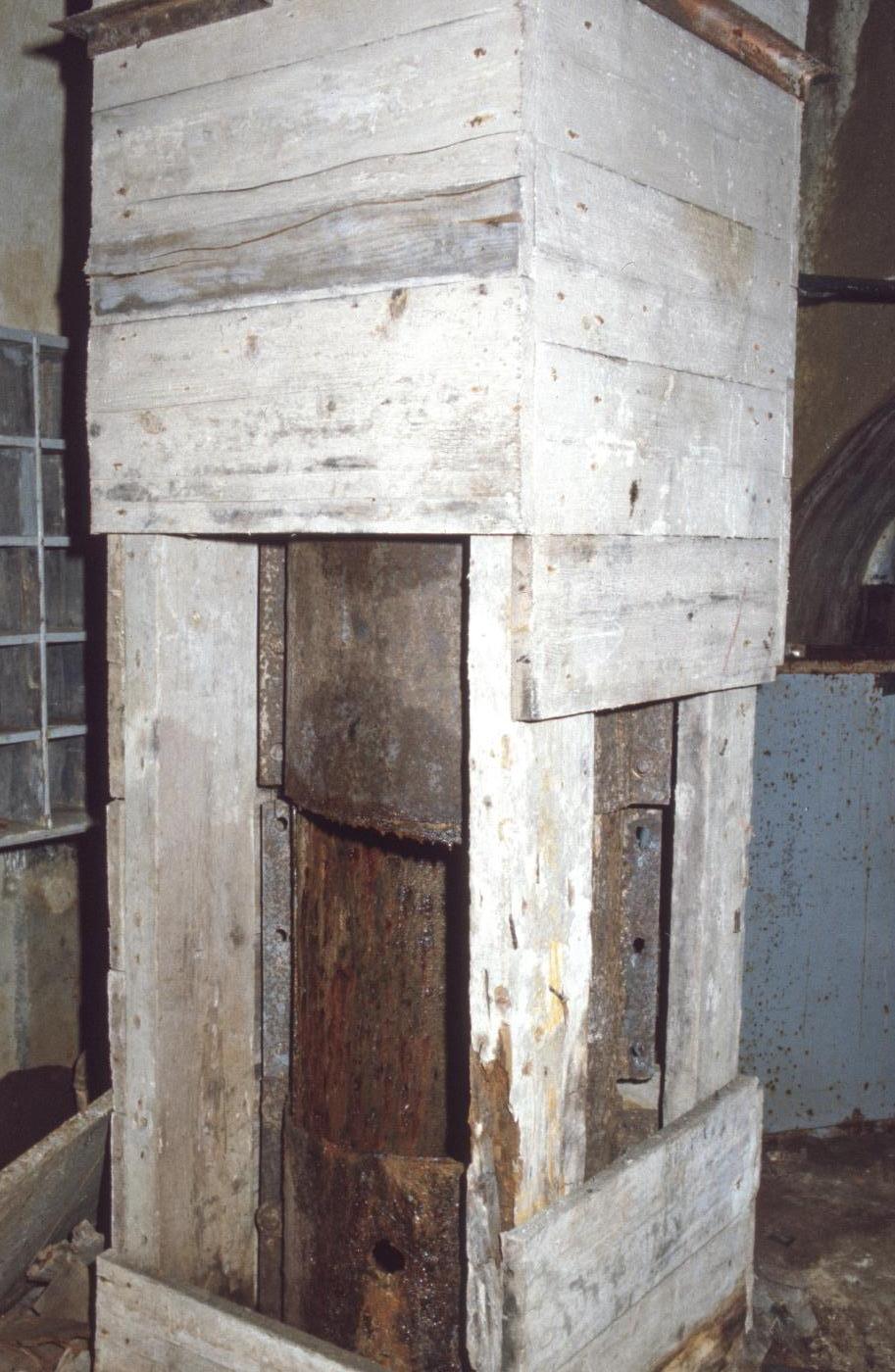 Ligne Maginot - COUME ANNEXE SUD - A32 - (Ouvrage d'infanterie) - Entrée des cables dans l'atelier de l'ouvrage - MANSUY Michel