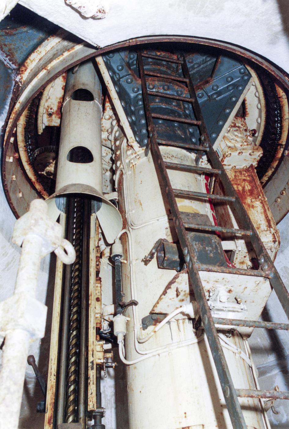 Ligne Maginot - GRAND HOHEKIRKEL - (Ouvrage d'artillerie) - Bloc 1
Tourelle de mitrailleuses
Etage intermédiaire - MANSUY Michel