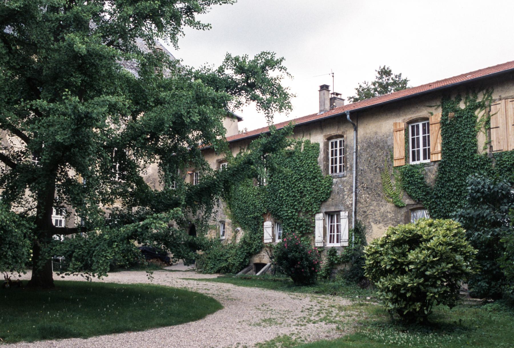 Ligne Maginot - HELFEDANGE - GUINGLANGE (SF FAULQUEMONT) - (PC de Secteur) - Le château de Helfedange ou se situait le PC du temps de paix. - MANSUY Michel