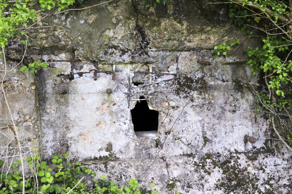 Ligne Maginot - CB431 - KLOSTERBUSCH 3 - (Blockhaus pour arme infanterie) - Créneau latéral