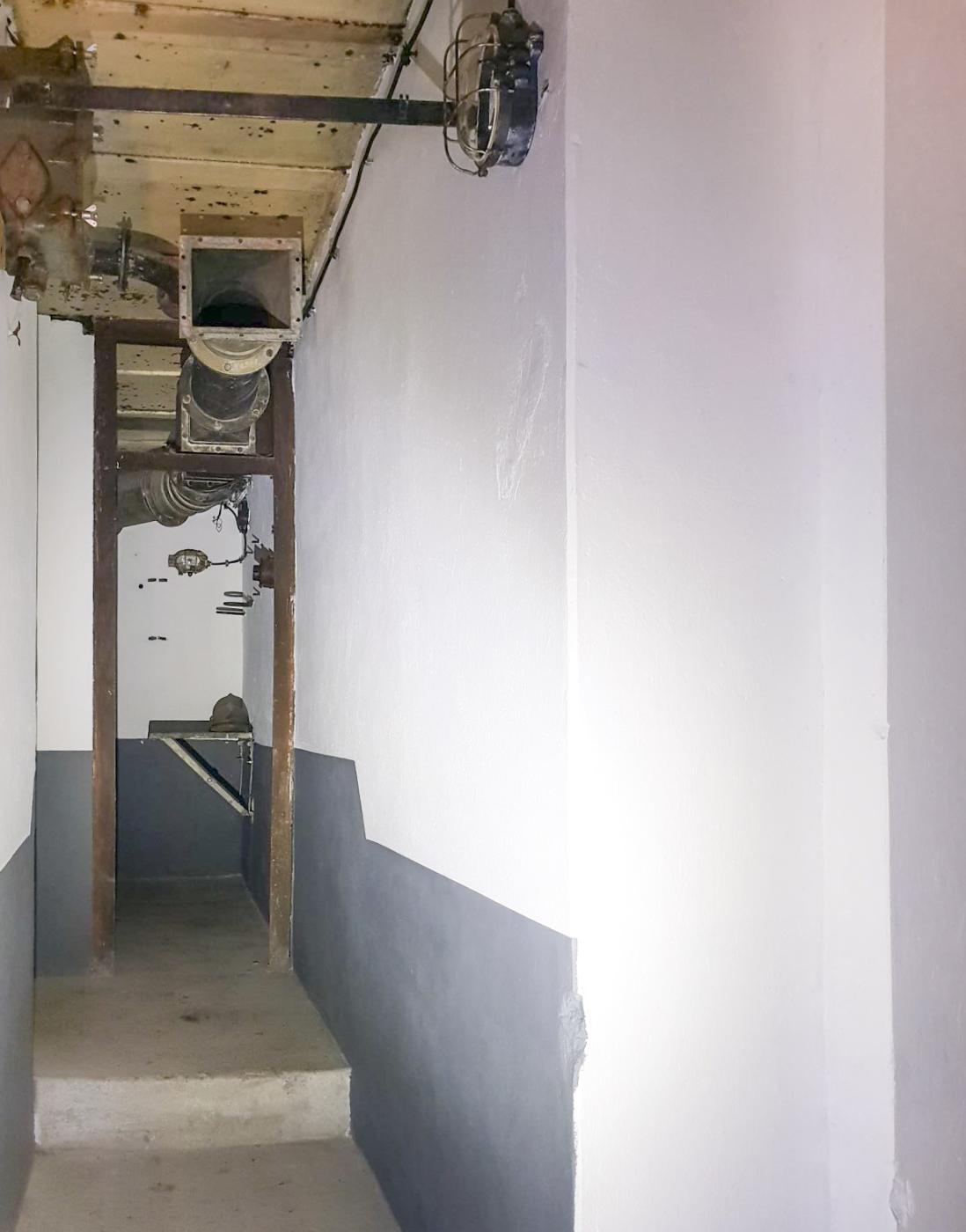 Ligne Maginot - 22/3 - GERSTHEIM - (Casemate d'infanterie - Double) - Couloir et chambre chef de casemate  - Gael Jego