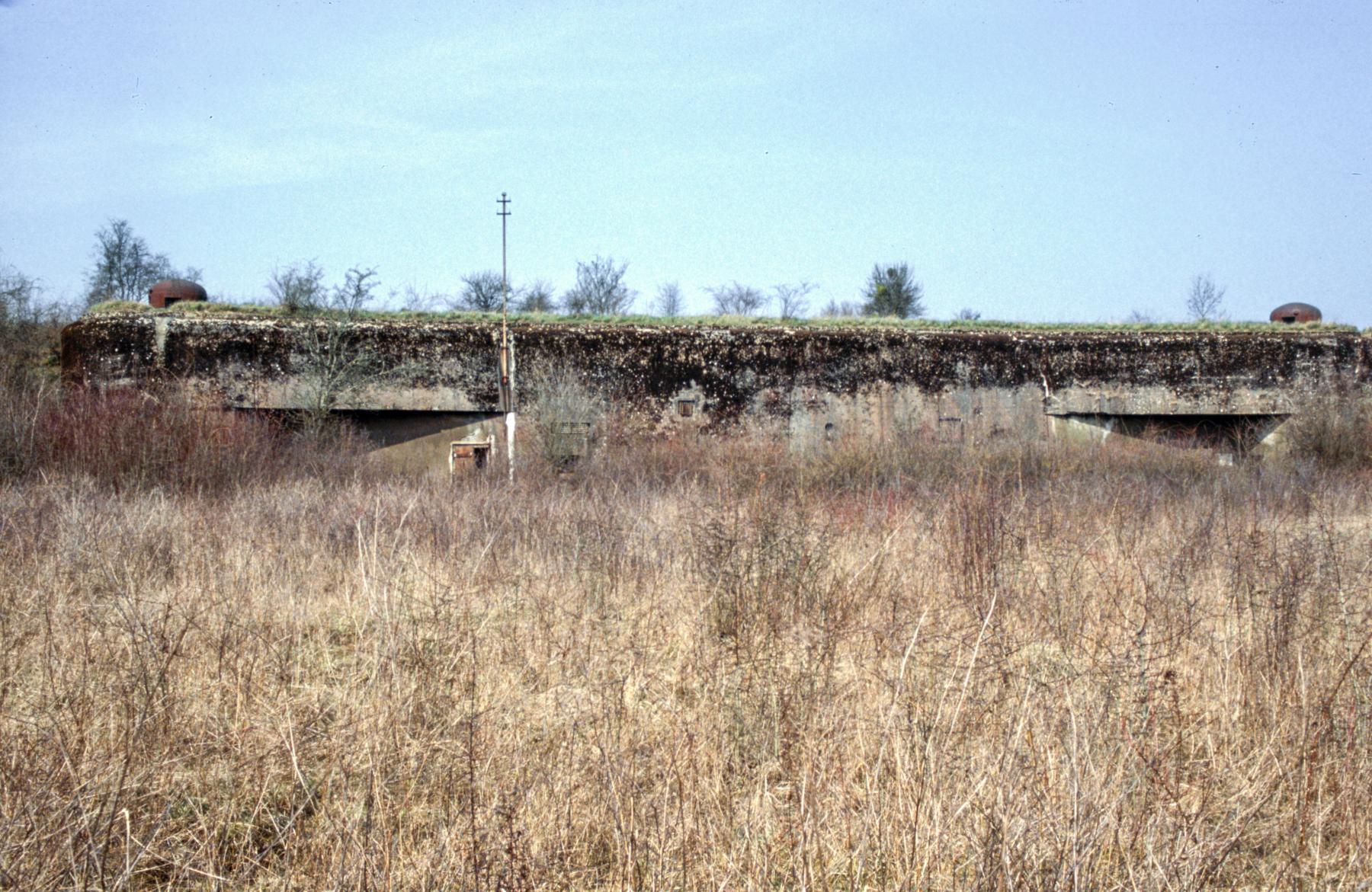 Ligne Maginot - HETTANGE GRANDE - X8 (QUARTIER ROUSSY - III/168°RIF) - (Abri) - Vue d'ensemble de l'abri - MANSUY Michel