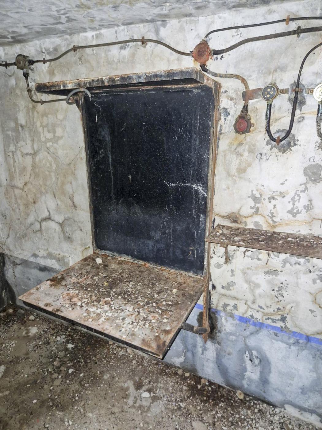 Ligne Maginot - CASTILLON (CN) - EO8 - (Ouvrage d'artillerie) - Bloc 1
La caponnière  - Stuart ANDRE