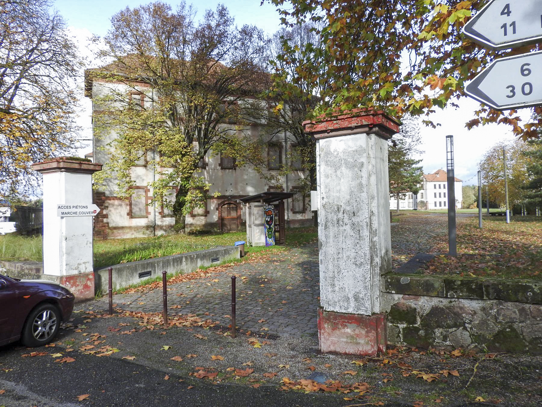 Ligne Maginot - CASERNE TEYSSIER - 37°RIF - (Camp de sureté) - L'entrée de la caserne. - STENGER Mathieu