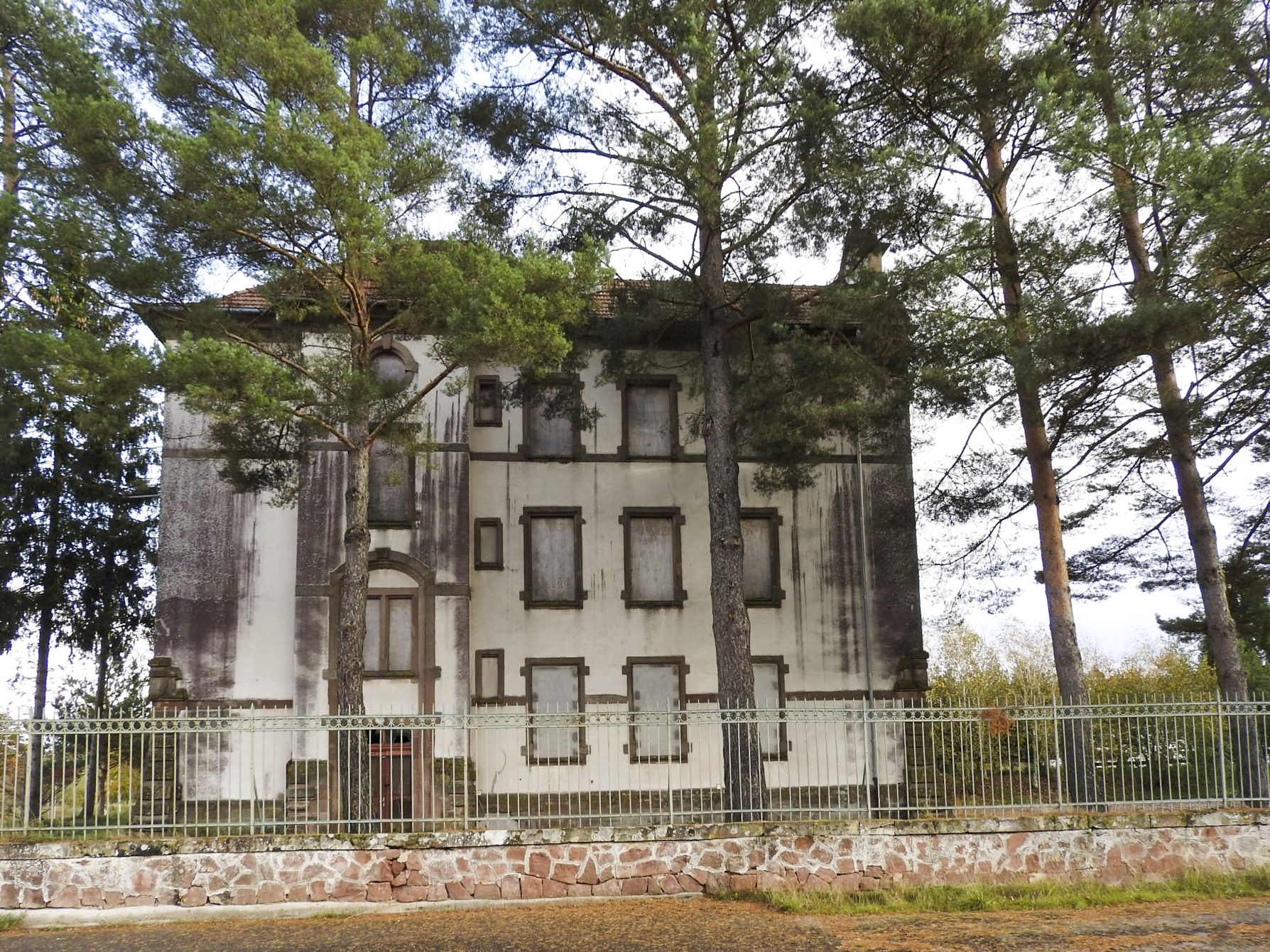 Ligne Maginot - CASERNE TEYSSIER - 37°RIF - (Camp de sureté) - Un logement pour une compagnie. - STENGER Mathieu