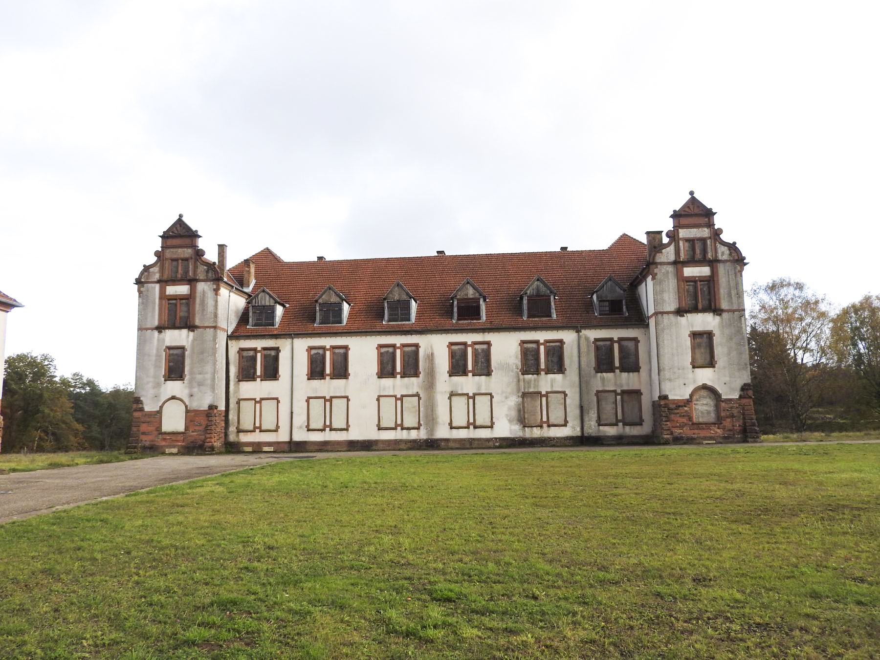 Ligne Maginot - CASERNE TEYSSIER - 37°RIF - (Camp de sureté) - Un casernement pour une compagnie. - STENGER Mathieu
