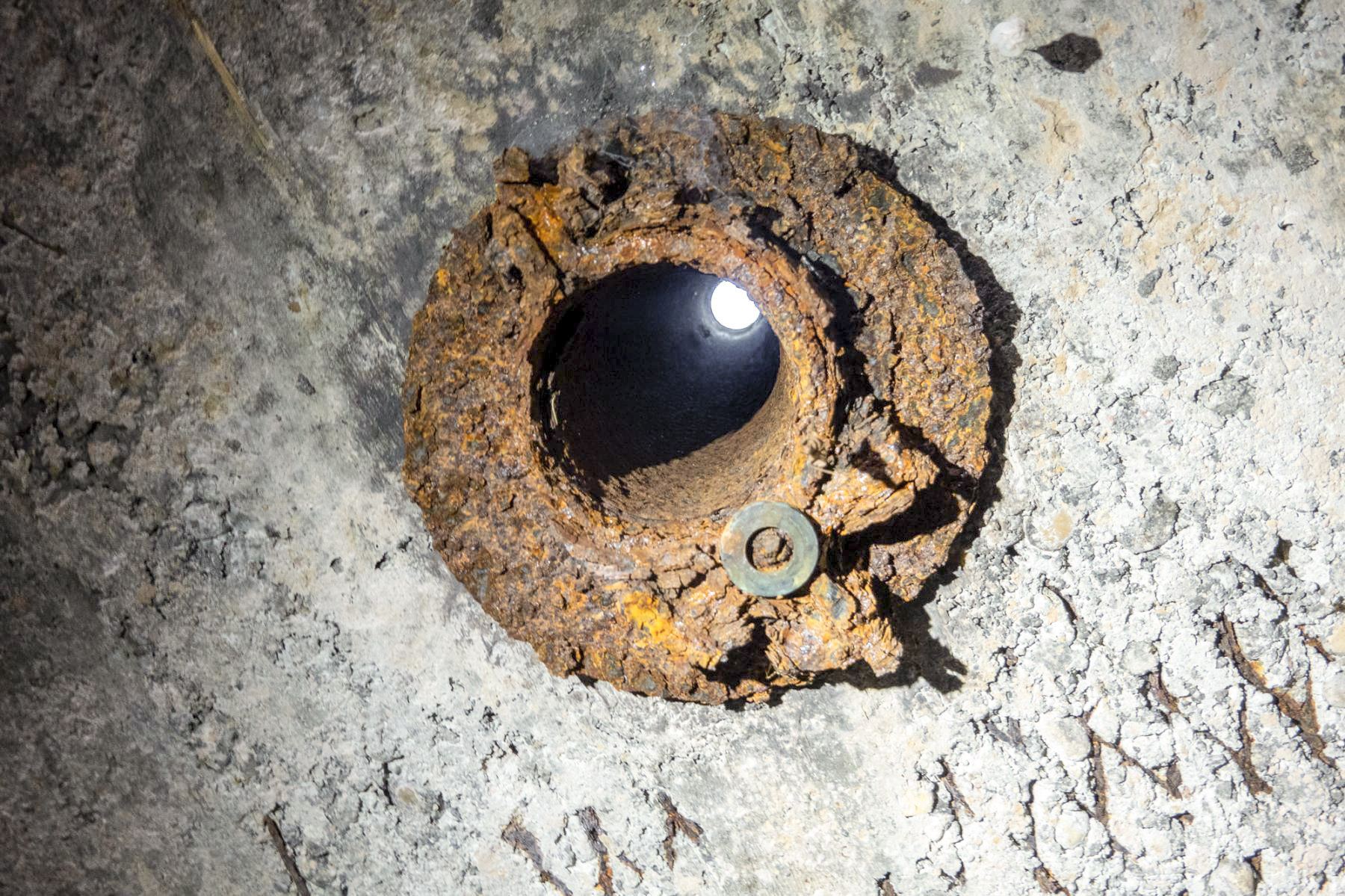 Ligne Maginot - BICHEL - (Central téléphonique d'observation) - Orifice du périscope dans le plafond du central - Michel Teiten