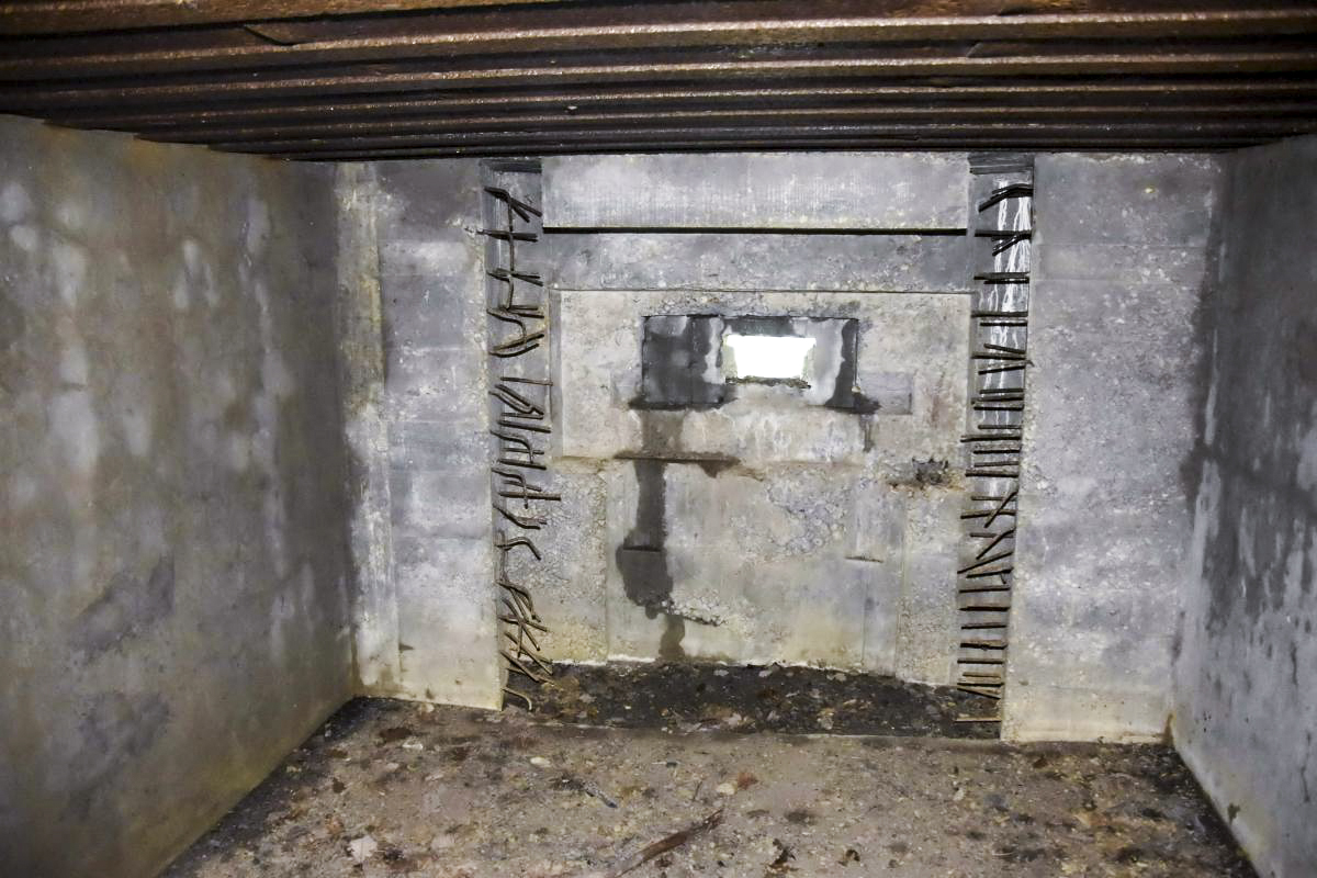 Ligne Maginot - CB173 - YELLE 02 - (Blockhaus pour canon) - Créneau de tir inachevé. 