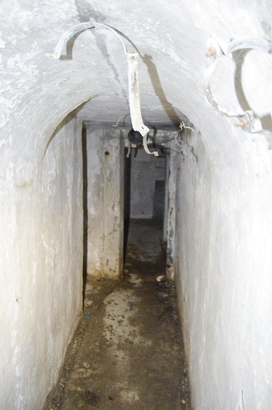Ligne Maginot - CASTEL VIEIL - (Ouvrage d'infanterie) - Couloir vers bloc 4, à gauche vers bloc 3