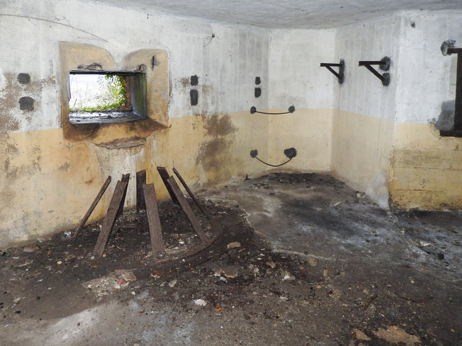 Ligne Maginot - BB10 - (Blockhaus pour canon) - La chambre de tir du canon anti-char. - STENGER Mathieu