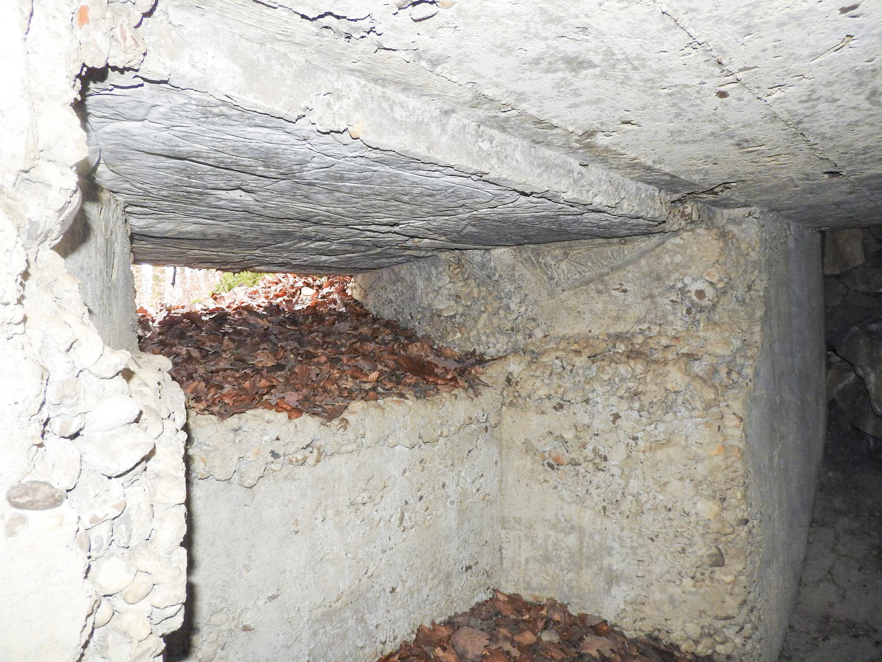 Ligne Maginot - BB43-F - (Blockhaus pour arme infanterie) - Le poste de tir du FM. - STENGER Mathieu