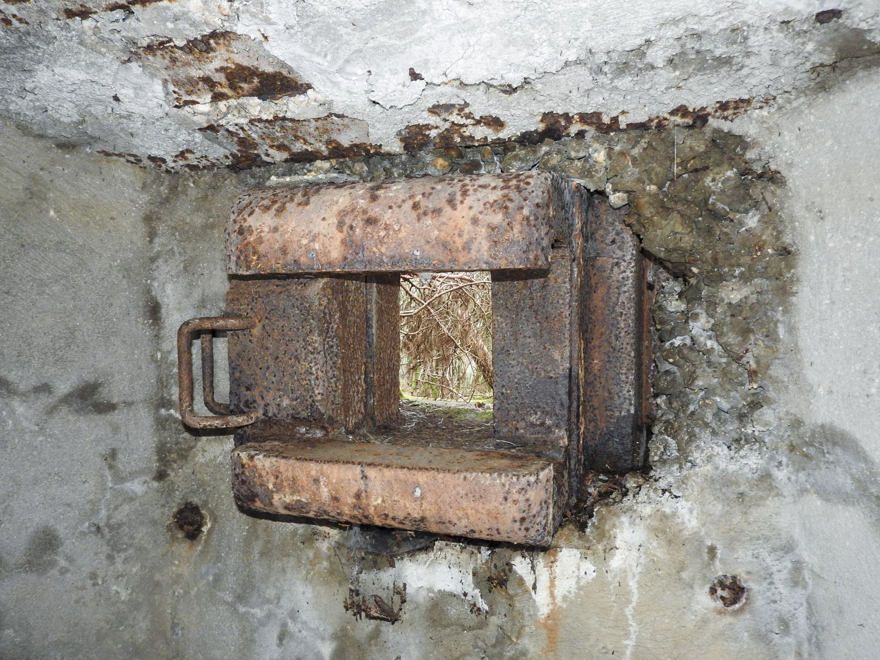 Ligne Maginot - BB310 - (Blockhaus pour arme infanterie) - La trémie.
 - STENGER Mathieu