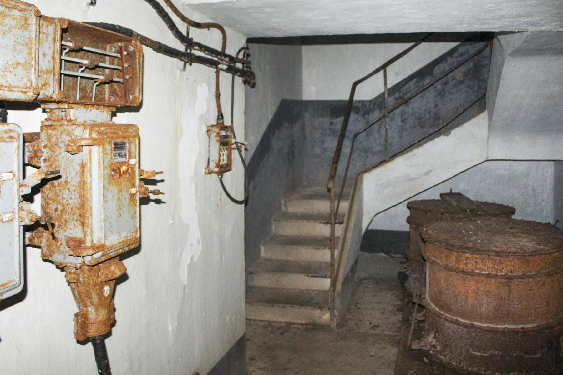 Ligne Maginot - CASTILLON (CN) - EO8 - (Ouvrage d'artillerie) - Accès au bloc 5  - Stuart ANDRE