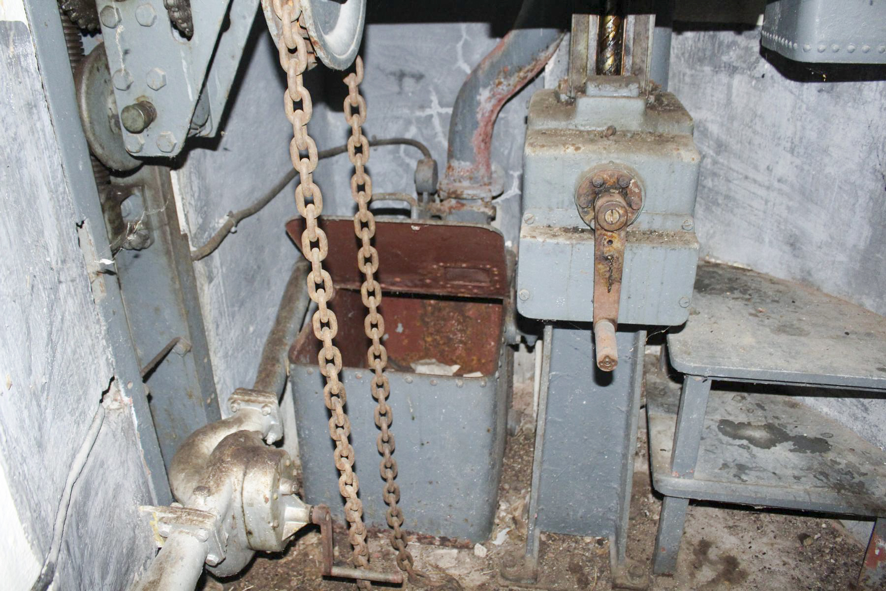 Ligne Maginot - CASTILLON (CN) - EO8 - (Ouvrage d'artillerie) - Bloc 5
Cloche JM  - Stuart ANDRE