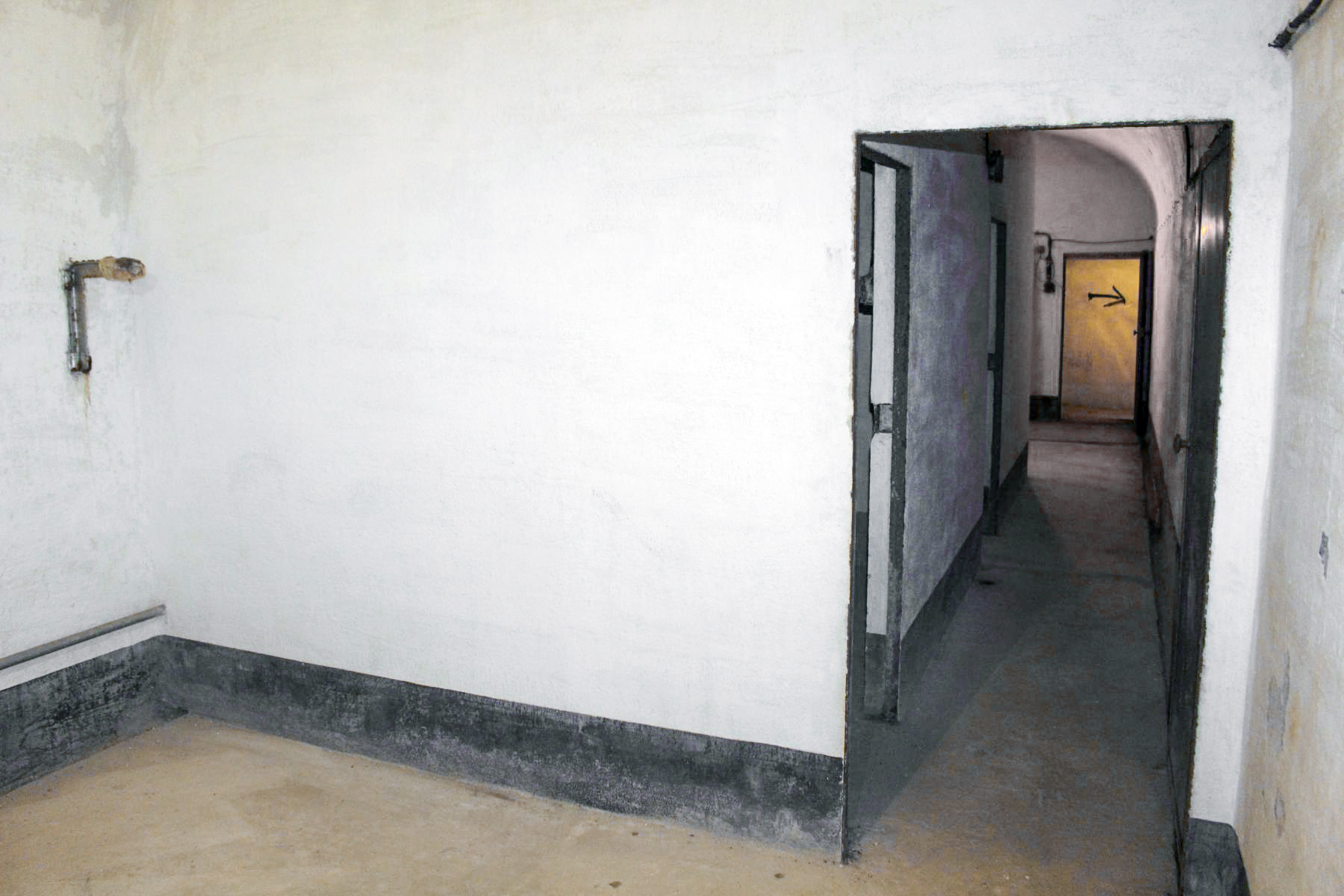 Ligne Maginot - CASTILLON (CN) - EO8 - (Ouvrage d'artillerie) - Chambrée pour officiers et sous-officiers  - Stuart ANDRE