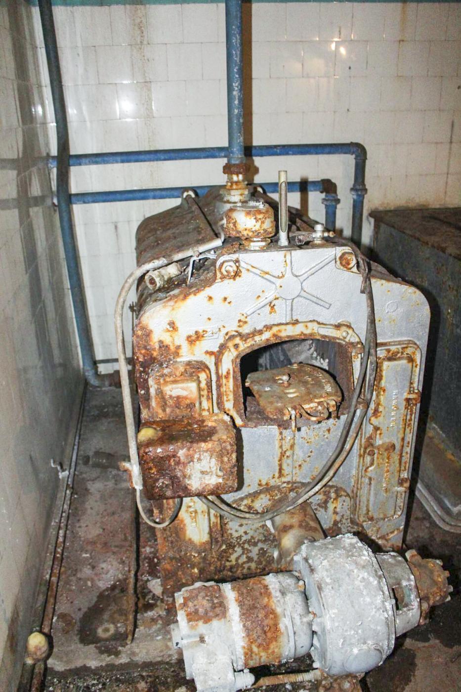 Ligne Maginot - CASTILLON (CN) - EO8 - (Ouvrage d'artillerie) - La chaudière au fuel de l'ouvrage - Stuart ANDRE