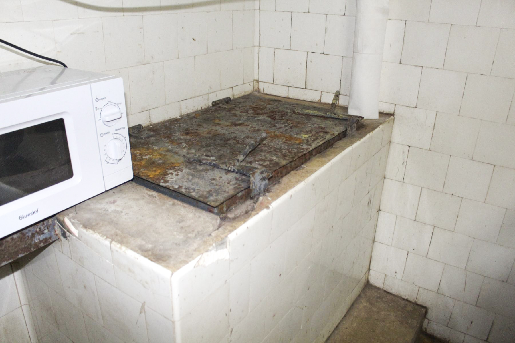 Ligne Maginot - CASTILLON (CN) - EO8 - (Ouvrage d'artillerie) - La poubelle  - Stuart ANDRE