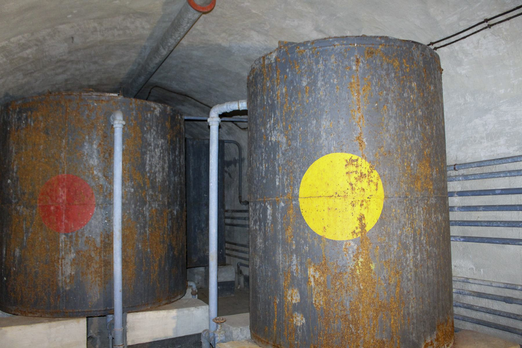 Ligne Maginot - CASTILLON (CN) - EO8 - (Ouvrage d'artillerie) - Les cuves alimentées par la source du plateau de Ségra  - Stuart ANDRE