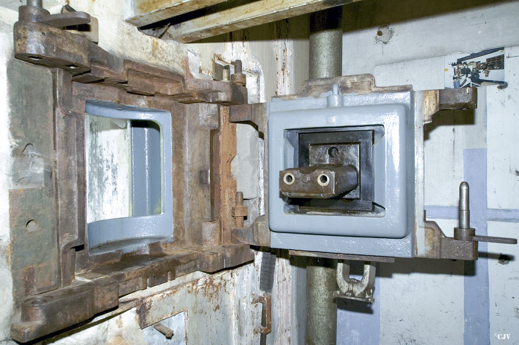 Ligne Maginot - MICHELSBERG - A22 - (Ouvrage d'artillerie) - Entrée mixte
Créneau JM/47 - Lia VERMEULEN