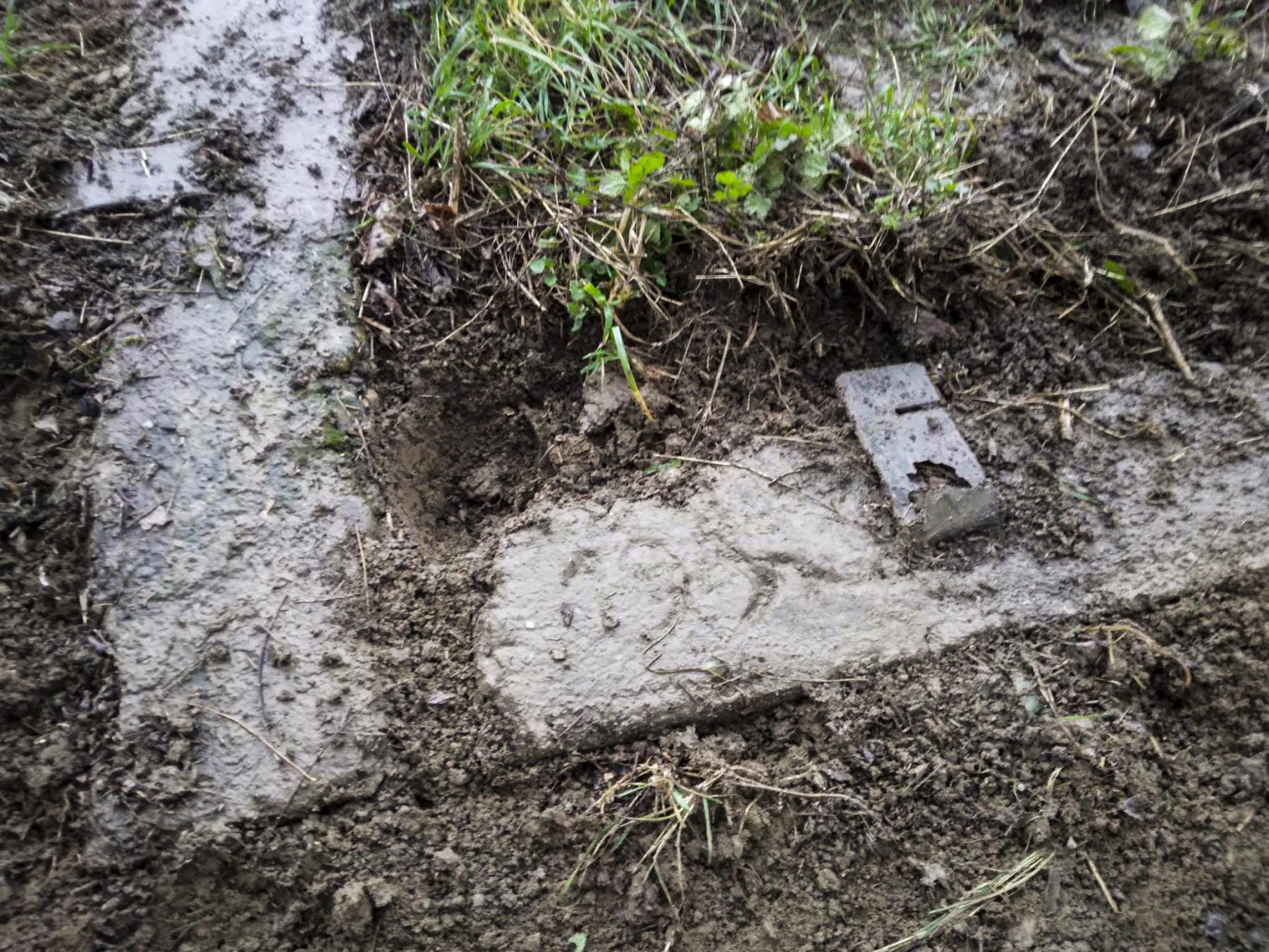 Ligne Maginot - TROIS-MAISONS CENTRE 3 - (Cuve pour arme d'infanterie) - Date dans le béton  193? - David ORY