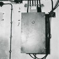 Ligne Maginot - FERME CHAPPY - A1 - (Ouvrage d'infanterie) - Cloche GFM. 
Le boitier d'alimentation du projecteur du projecteur extérieur Eve et Noizet