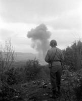 Ligne Maginot - GUENTRANGE (FESTE DE) - (Ouvrage d'artillerie) - Les troupes américaines utilisent l'ouvrage 
Résultat du tir d'une des pièces de 105 mm de l'ouvrage
