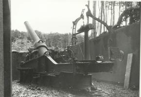 Ligne Maginot - STRENGWALD (BATTERIE DU) - (Position d'artillerie préparée) - L'une des pièces de 240mm modèle 1884 / 17 en 1940
Photo allemande