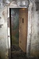 Ligne Maginot - BB2 - (Blockhaus pour canon) - Vue intérieure vers la porte d’accès