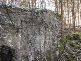 Ligne Maginot - MUEHLENBACH 4 - (Blockhaus pour canon) - La façade de tir porte des traces d'impacts.